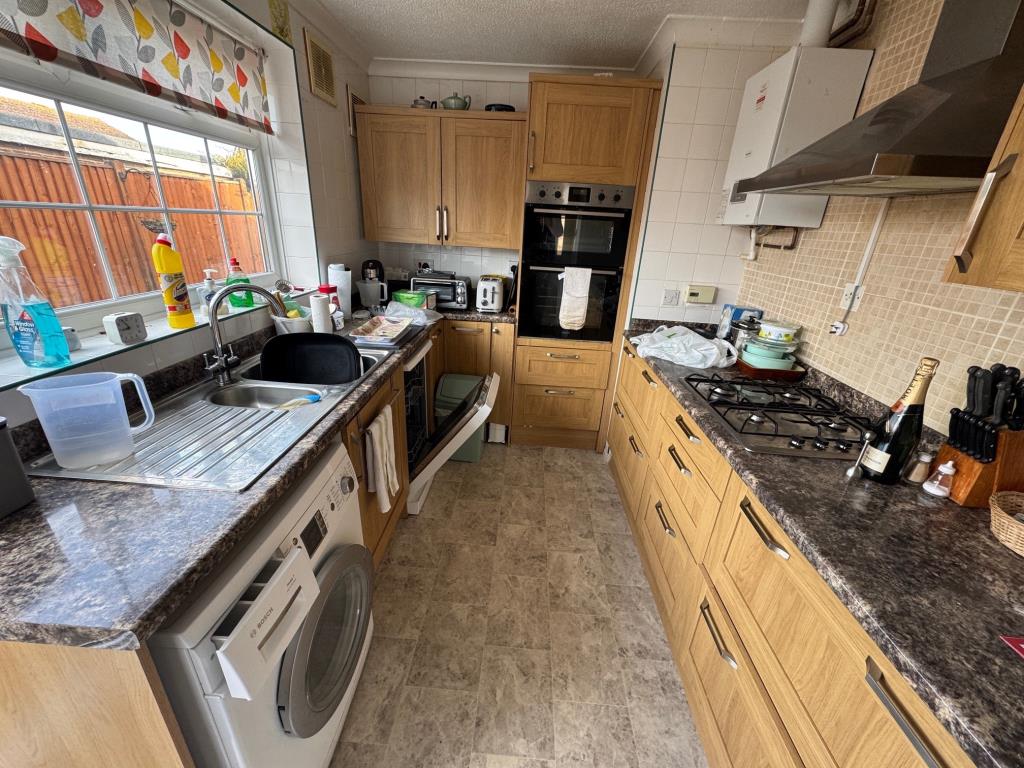 Lot: 151 - TWO-BEDROOM BUNGALOW - Kitchen